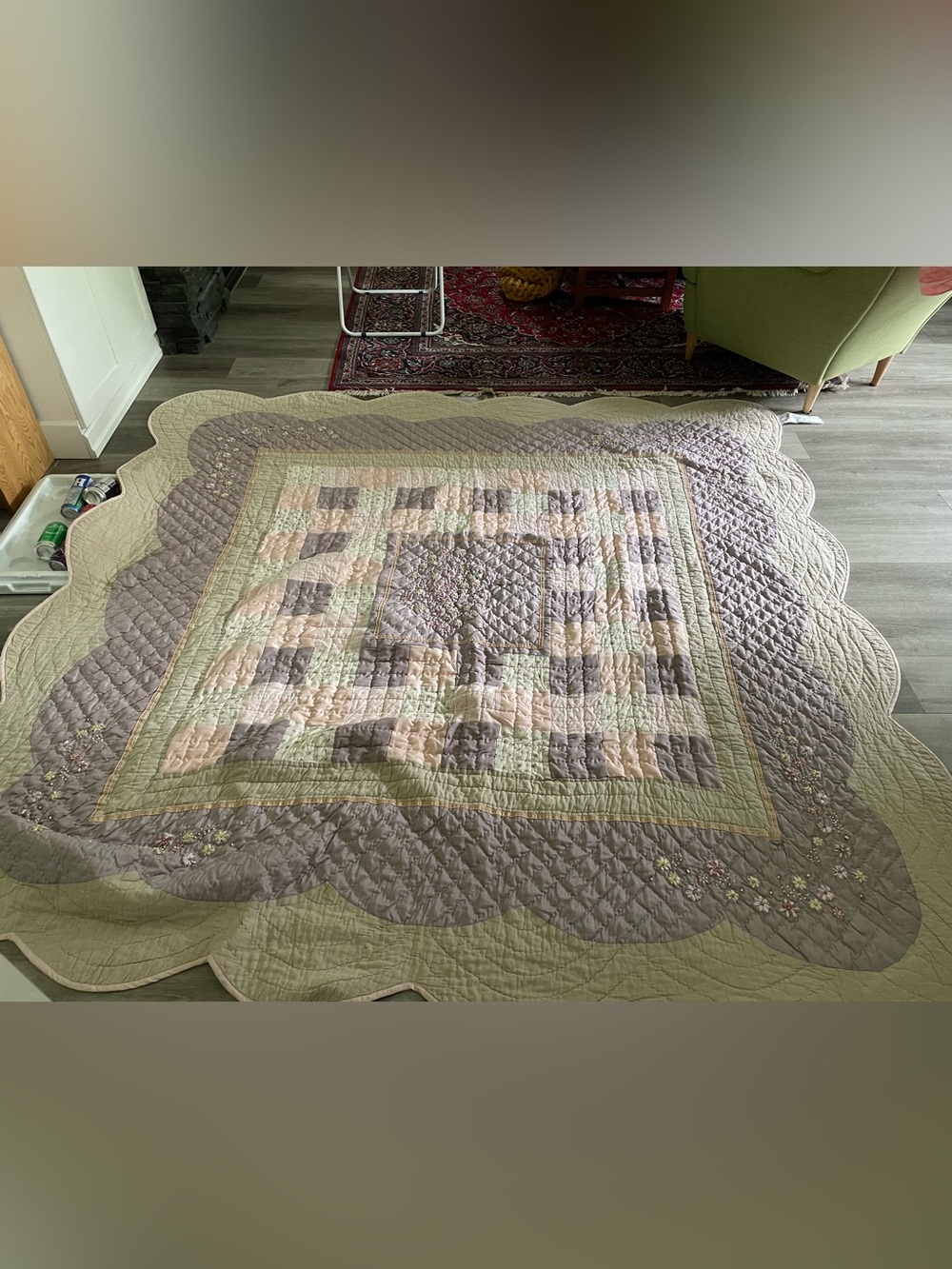 VINTAGE SUNHAM patchwork & embroidered quilt 90x90’